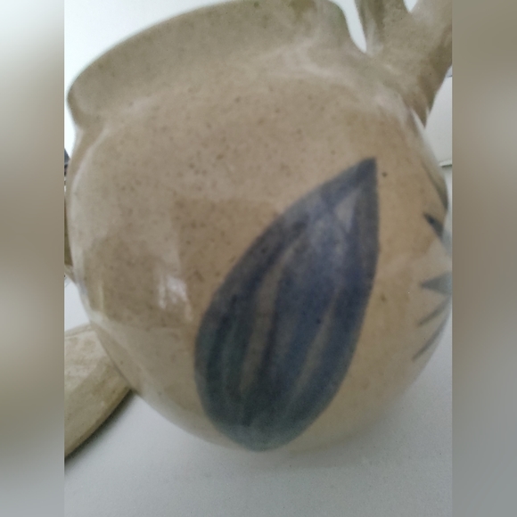 Sonny Fletcher Delph Blue Daisy vintage pottery pitcher W/ lid - Picture 11 of 11